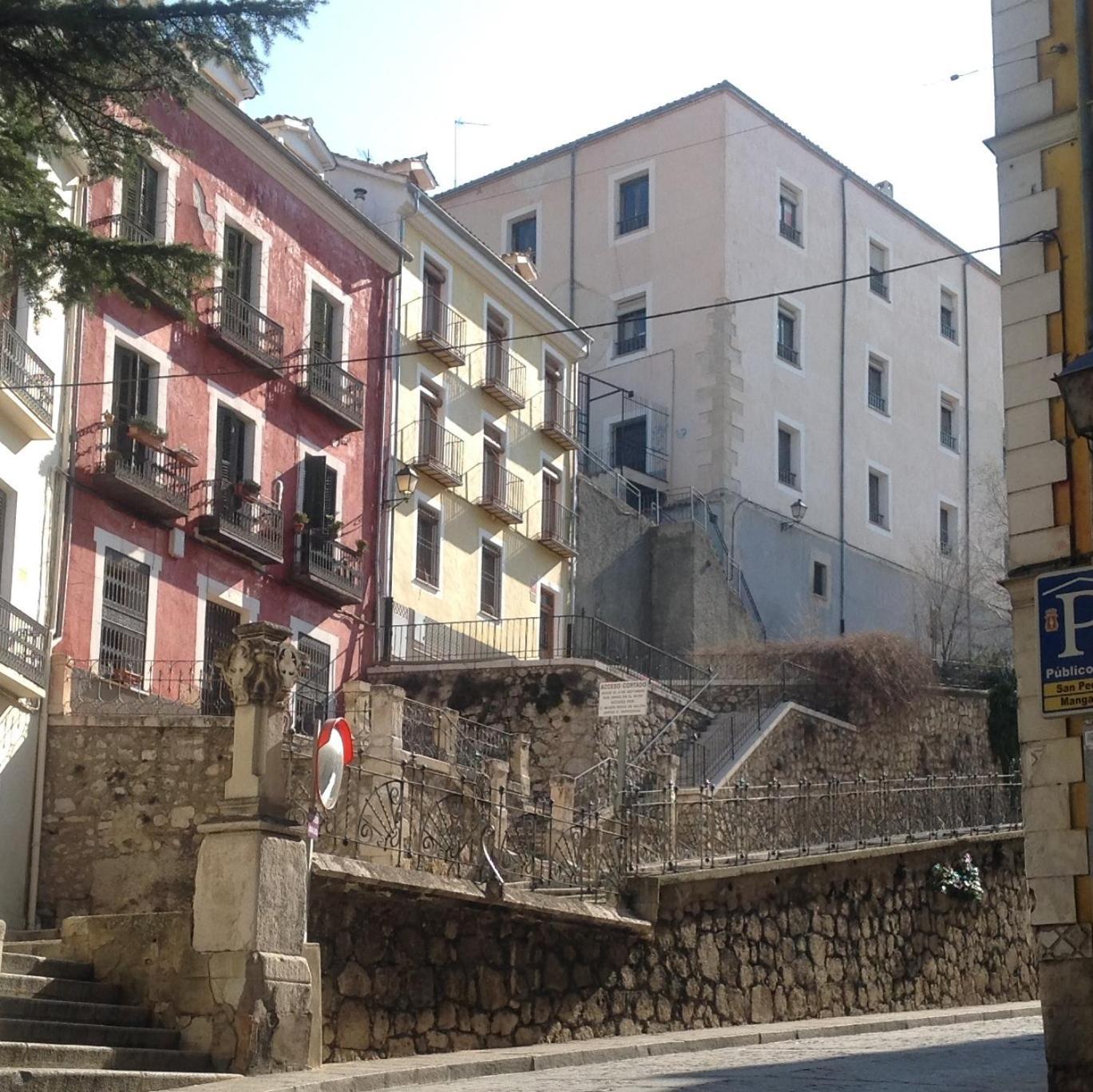 Alojamientos Turisticos Casco Antiguo เกว็งกา ภายนอก รูปภาพ