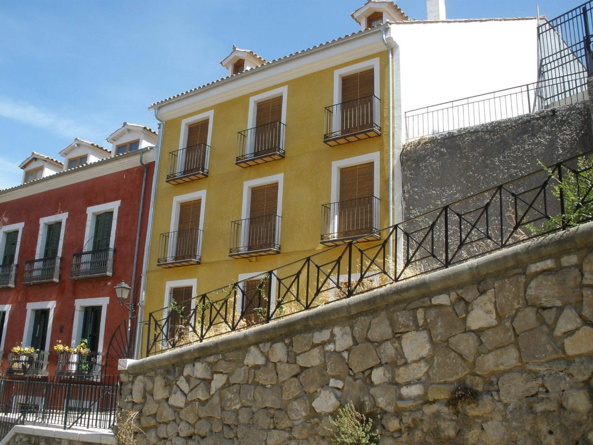 Alojamientos Turisticos Casco Antiguo เกว็งกา ภายนอก รูปภาพ